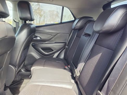 Used 2019 Buick Encore Preferred AWD/4WD image 31
