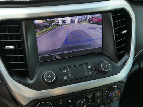 Used 2021 GMC Acadia SLE w/ Driver Convenience Package FWD image 20