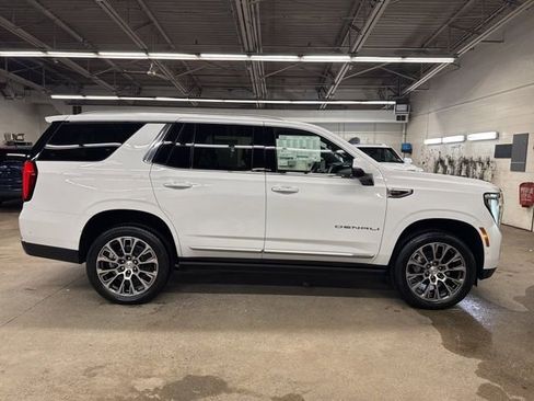 New 2026 GMC Yukon Denali w/ Denali Reserve Package AWD/4WD image 7