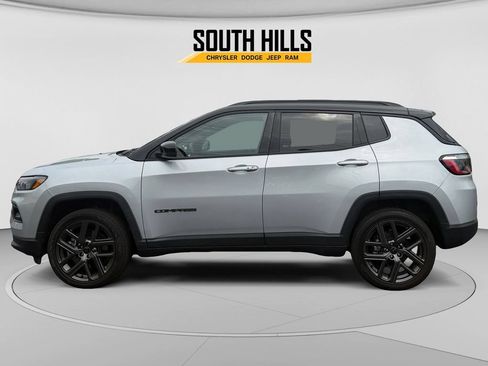 Used 2025 Jeep Compass Limited w/ Sun & Sound Group AWD/4WD image 2