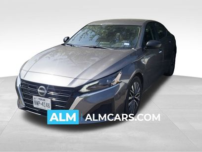 Used 2025 Nissan Altima 2.5 SV