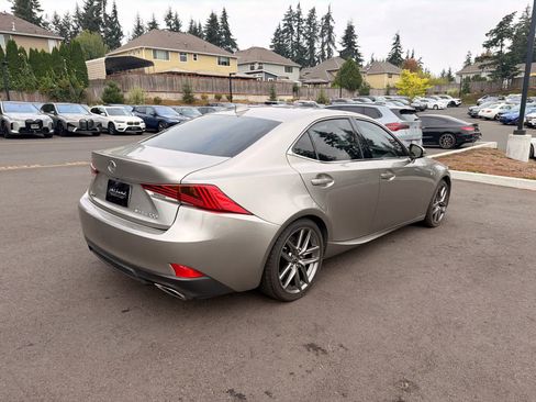 Used 2017 Lexus IS 300 AWD image 4