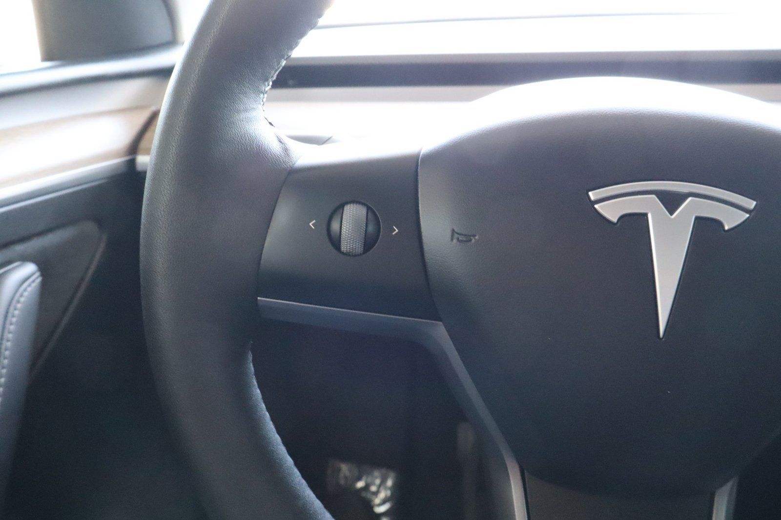 Used 2024 Tesla Model Y Long Range RWD image 24