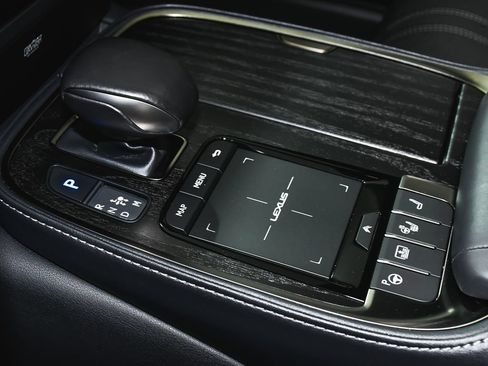 Used 2022 Lexus LS 500h AWD w/ Luxury Package image 51