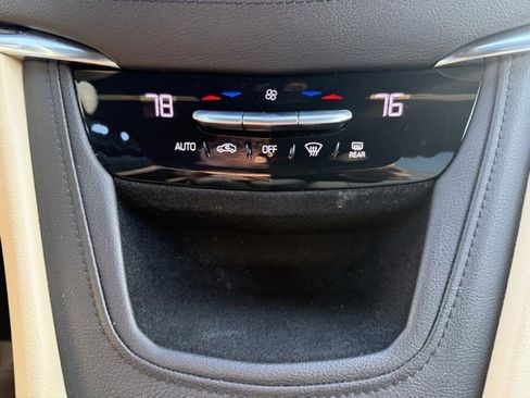 Used 2018 Cadillac XT5 FWD image 24