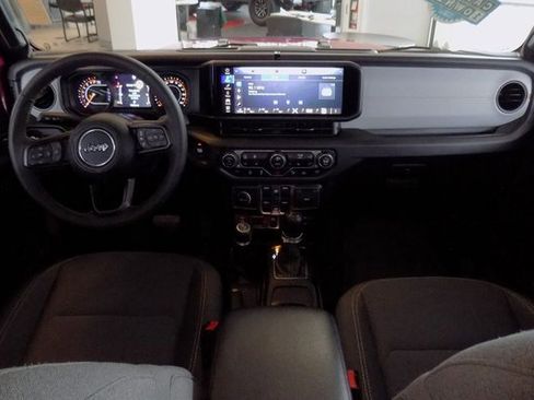 Certified 2024 Jeep Gladiator Sport image 17