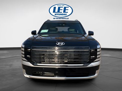 New 2026 Hyundai Palisade Calligraphy FWD image 2