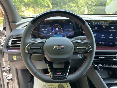 New 2026 Chevrolet Traverse RS FWD image 19