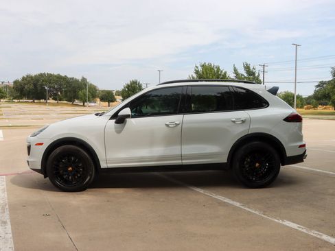 Used 2016 Porsche Cayenne S w/ Premium Plus Package AWD/4WD image 4