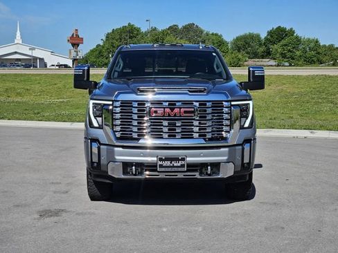 Used 2024 GMC Sierra 2500 Denali w/ Denali Reserve Package AWD/4WD image 2