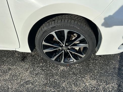 Used 2019 Toyota Corolla L image 28