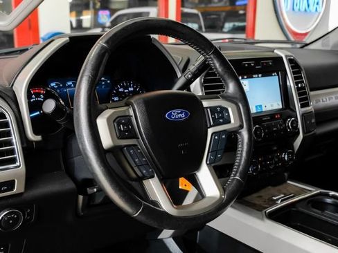 Used 2017 Ford F250 Lariat w/ Lariat Value Package AWD/4WD image 16