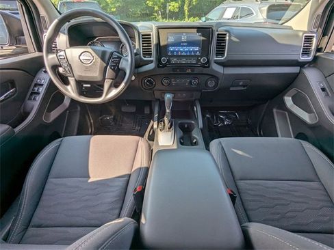 Used 2022 Nissan Frontier SV w/ Technology Package image 18