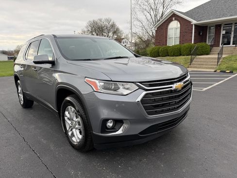 Used 2020 Chevrolet Traverse LT image 12