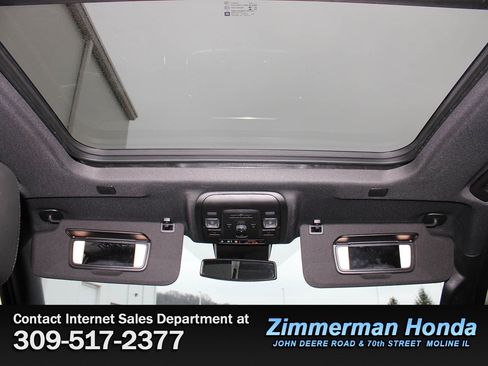 Used 2023 Chevrolet Suburban Z71 w/ Luxury Package image 12