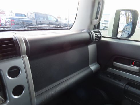 Used 2007 Toyota FJ Cruiser 4WD image 19