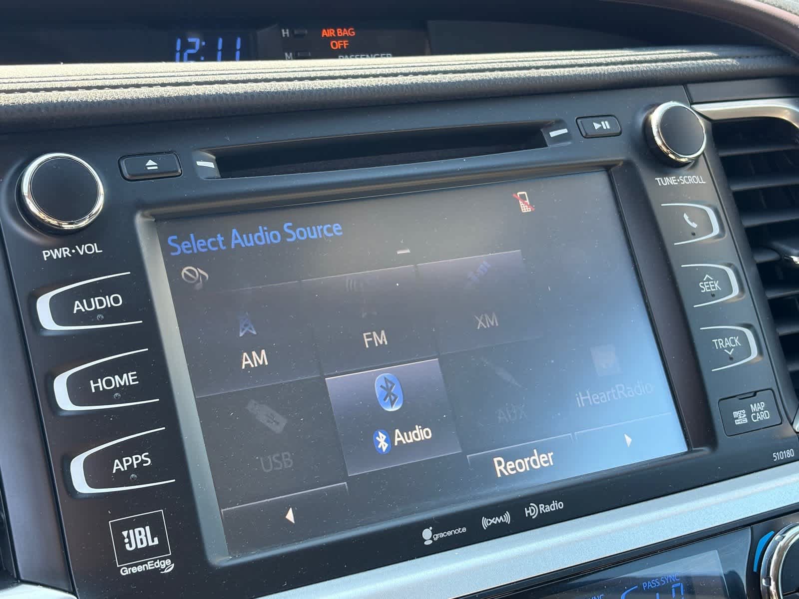 Used 2018 Toyota Highlander Limited w/ Carpet Mat Package (TMS) AWD/4WD image 16