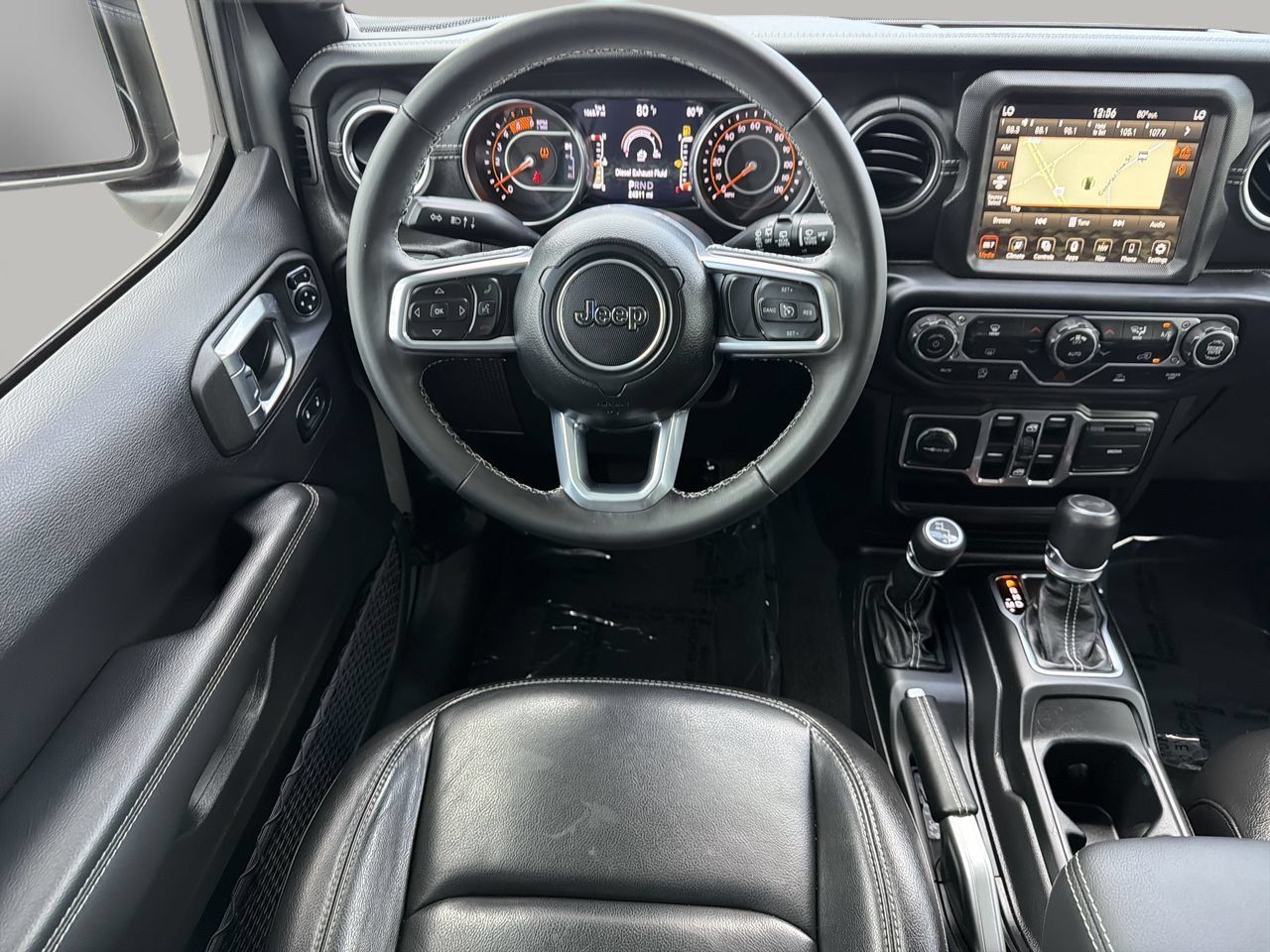Used 2022 Jeep Wrangler Unlimited Sahara w/ LED Lighting Group AWD/4WD image 13