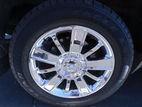 Used 2015 Chevrolet Silverado 1500 High Country image 17