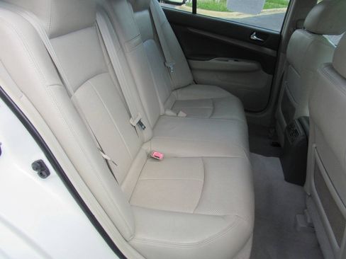Used 2011 INFINITI G37 x Sedan w/ Premium Pkg AWD/4WD image 30