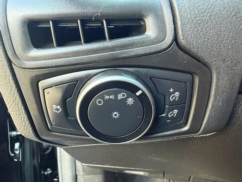 Used 2016 Ford Focus SE FWD image 26