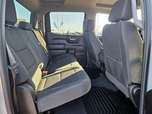 Used 2025 Chevrolet Silverado 1500 Custom image 18