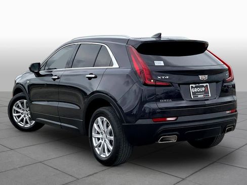 Used 2023 Cadillac XT4 Luxury w/ Cold Weather Package image 12