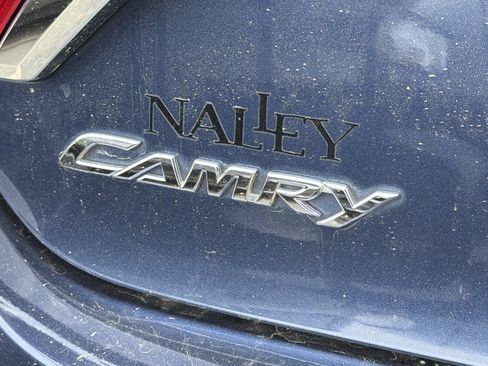 Used 2015 Toyota Camry LE image 8