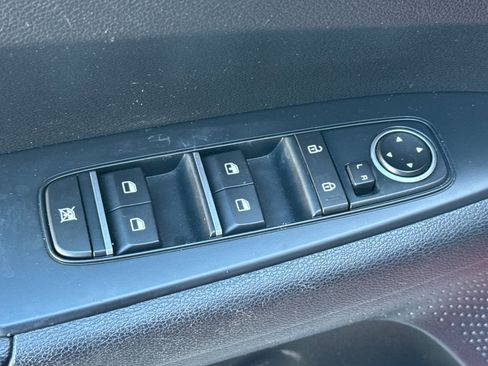 Used 2019 Kia Forte LXS image 17