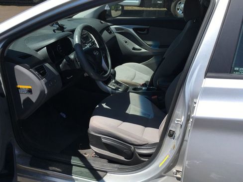Used 2013 Hyundai Elantra GLS FWD image 4