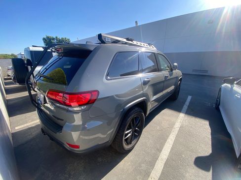 Used 2021 Jeep Grand Cherokee Trailhawk w/ Trailhawk Luxury Group AWD/4WD image 3