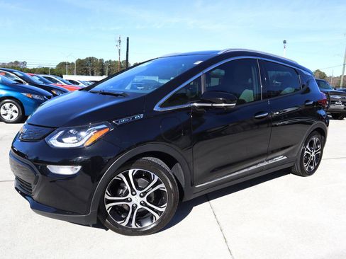 Used 2020 Chevrolet Bolt Premier w/ Infotainment Package FWD image 2