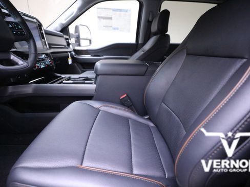 New 2026 Ford F250 Lariat w/ Black Appearance Package image 10