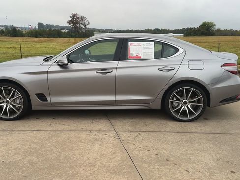 Used 2024 Genesis G70 2.5T image 5