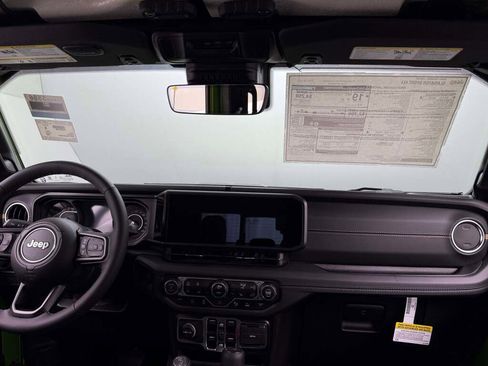 New 2025 Jeep Gladiator Sport image 23