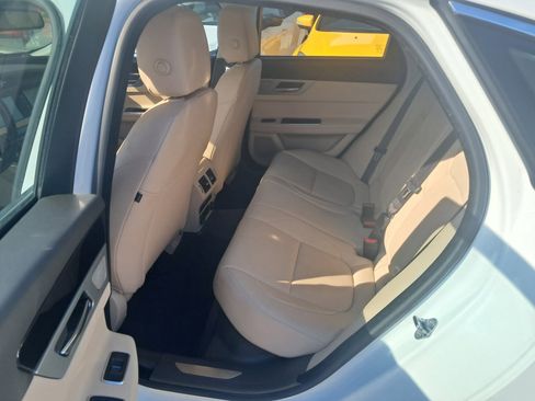 Used 2017 Jaguar XF Premium image 9