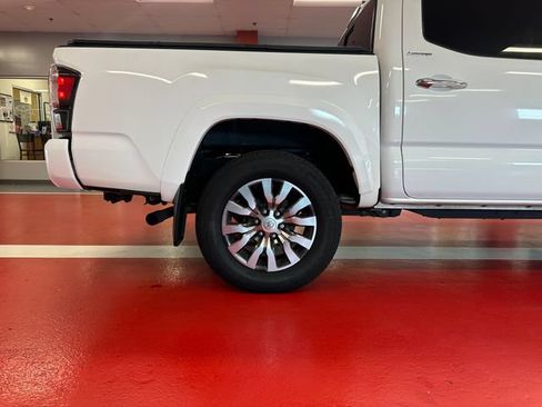 Certified 2023 Toyota Tacoma Limited AWD/4WD image 29
