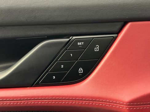 Used 2023 Porsche Taycan 4S w/ Premium Package image 18