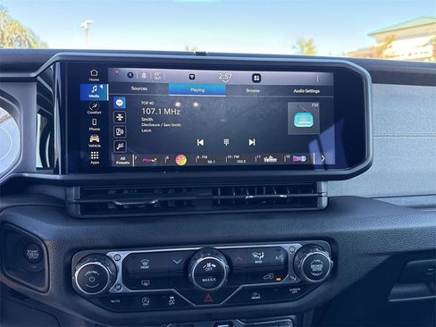 Used 2024 Jeep Wrangler Sport S image 23