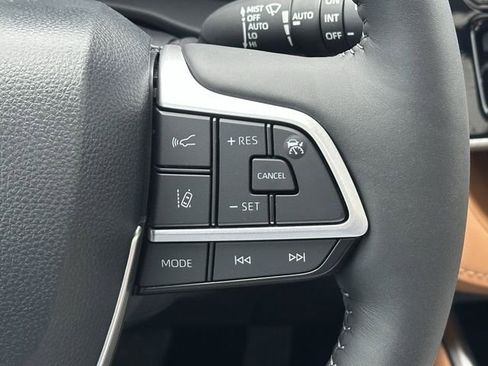New 2026 Toyota Highlander Platinum AWD/4WD image 14