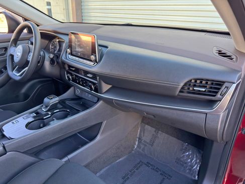 Used 2023 Nissan Rogue S FWD image 13