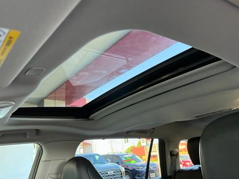 Certified 2024 Toyota Highlander XLE image 23