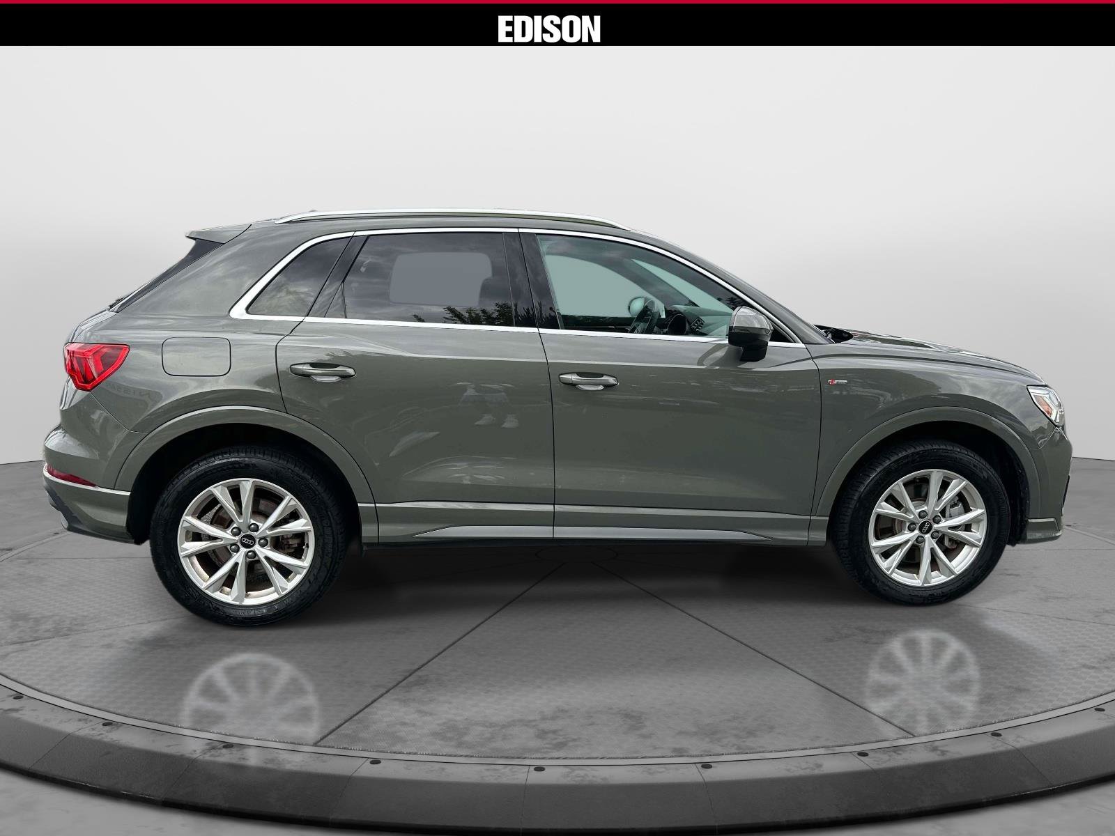 Used 2025 Audi Q3 2.0T Premium AWD/4WD image 3