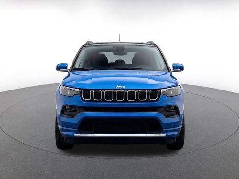Used 2025 Jeep Compass Limited AWD/4WD image 2