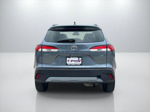 Certified 2022 Toyota Corolla Cross LE image 6