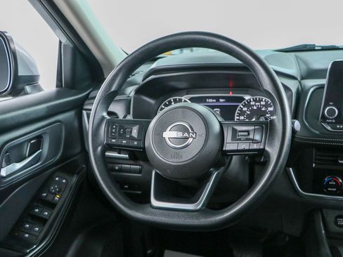 Used 2024 Nissan Rogue SV FWD image 12