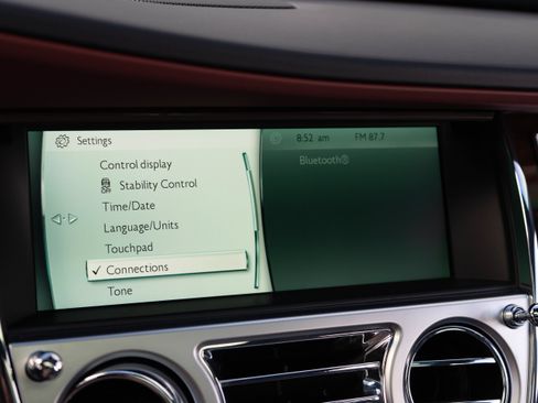 Used 2017 Rolls-Royce Ghost RWD image 21