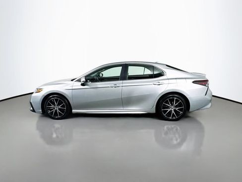 Used 2024 Toyota Camry SE FWD image 5