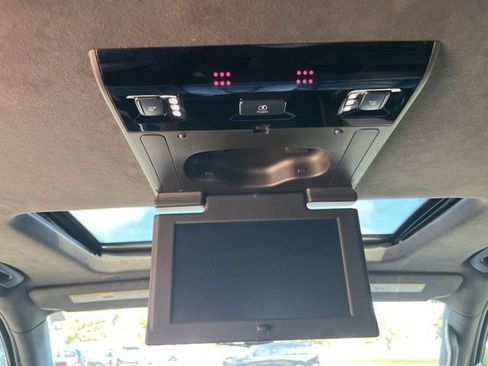 Used 2020 Cadillac Escalade Platinum AWD/4WD image 41