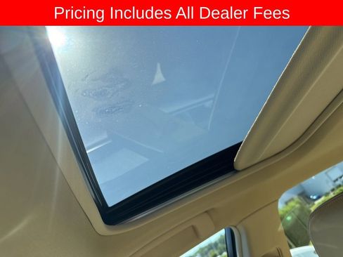 Used 2017 Toyota Camry XLE w/ Moonroof Package FWD image 14